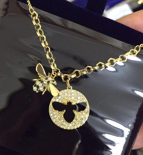 Bee Necklace - Super Amazing Store