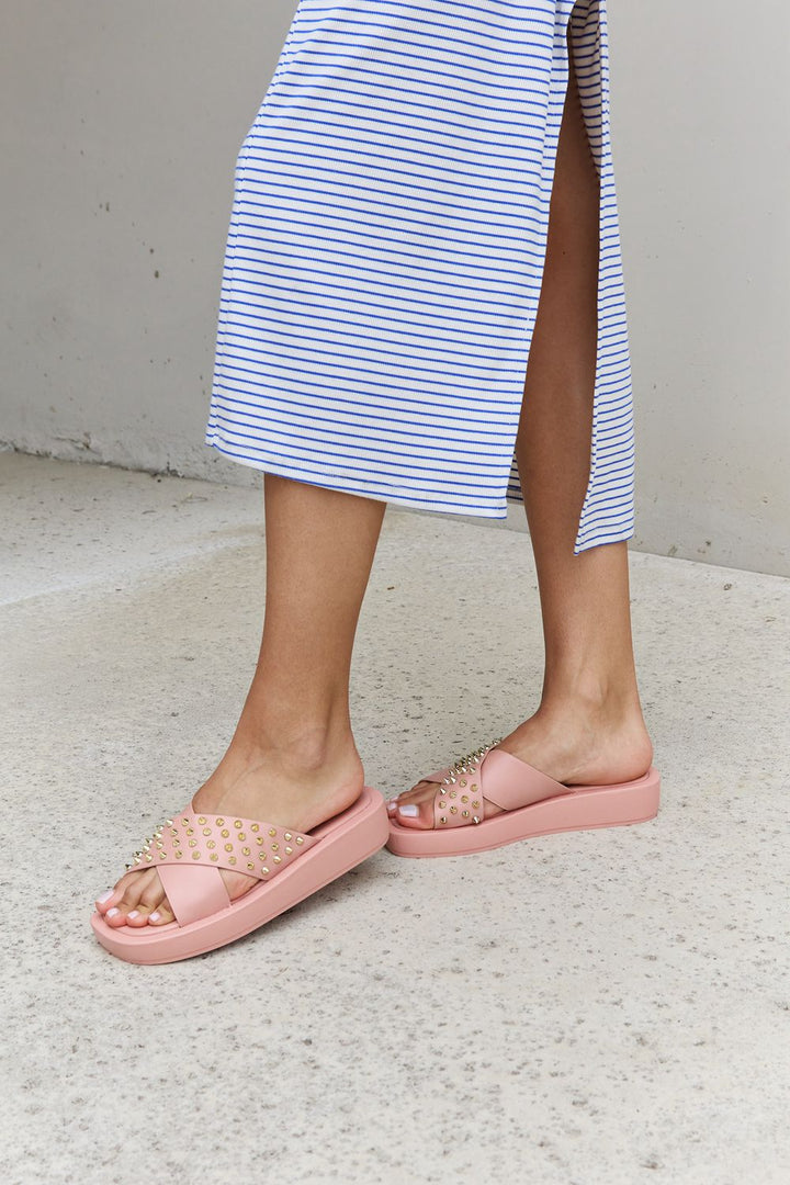 Forever Link Studded Cross Strap Sandals in Blush Trendsi