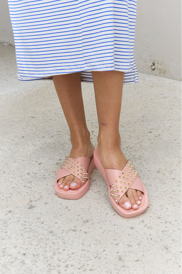 Forever Link Studded Cross Strap Sandals in Blush Trendsi