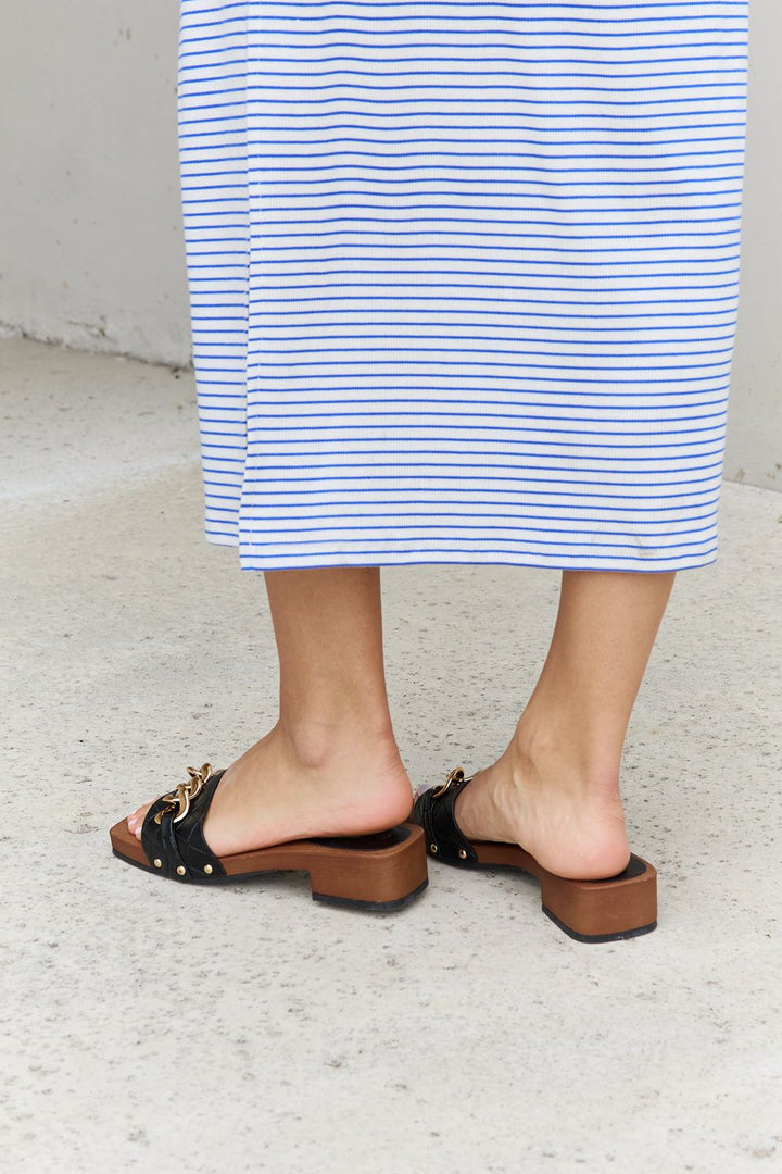 Forever Link Square Toe Chain Detail Clog Sandal in Black Trendsi