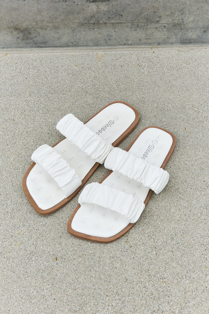 Weeboo Double Strap Scrunch Sandal in White Trendsi