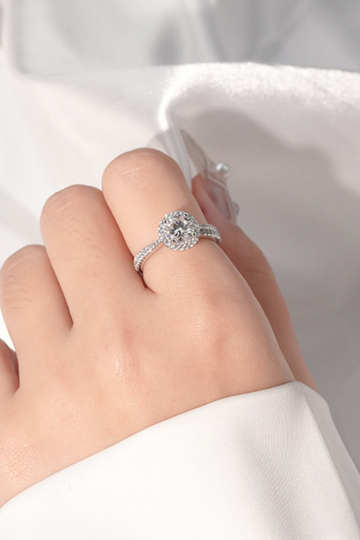 1 Carat Moissanite Round Shape Ring - Super Amazing Store